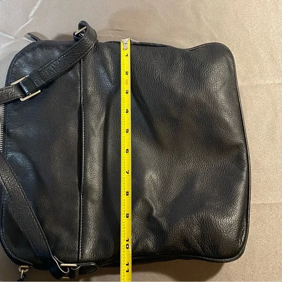 Margot, New York leather Crossbody adjustable strap black purse - Picture 11 of 12